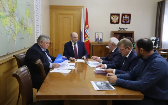 Состоялась встреча губернатора Евгения Солнцева и генерального директора компании «Щёлково Агрохим» Салиса Каракотова